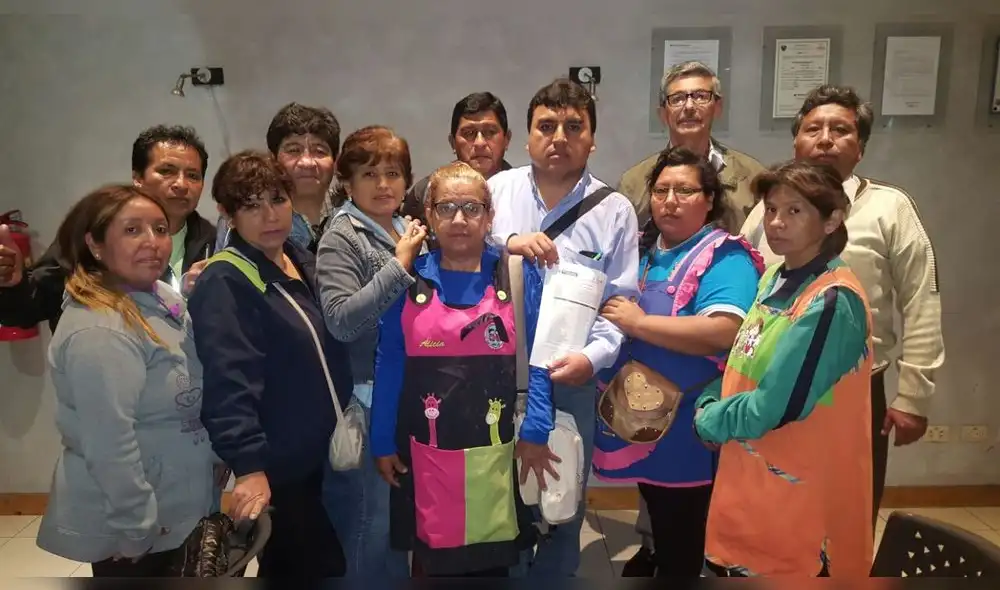 Auxiliares de educación en desacuerdo con aumento de 130 soles