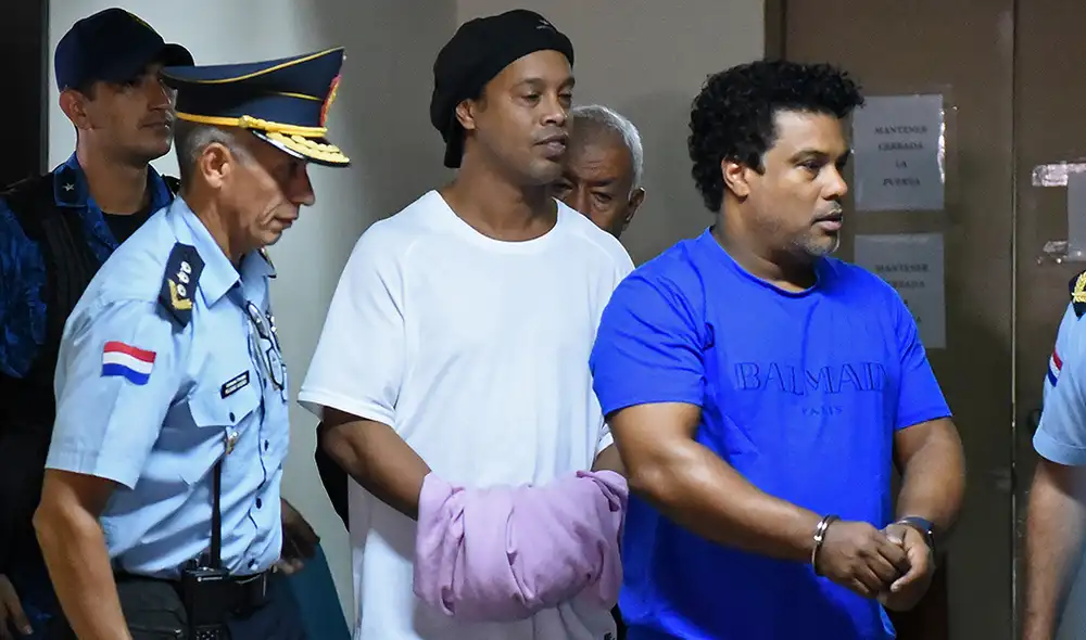 Ronaldinho sale de la cárcel en Paraguay, pero seguirá su proceso en un hotel de Asunción. | Foto: AFP Ronaldinho sale de la cárcel en Paraguay, pero seguirá su proceso en un hotel de Asunción. | Foto: AFP