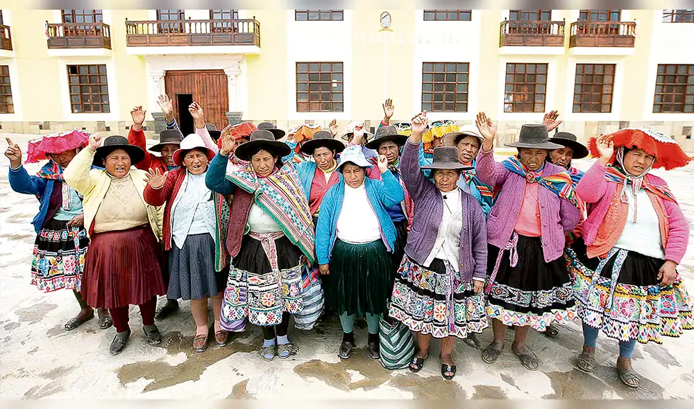 Fujimori y tres exministros son denunciados por esterilizaciones