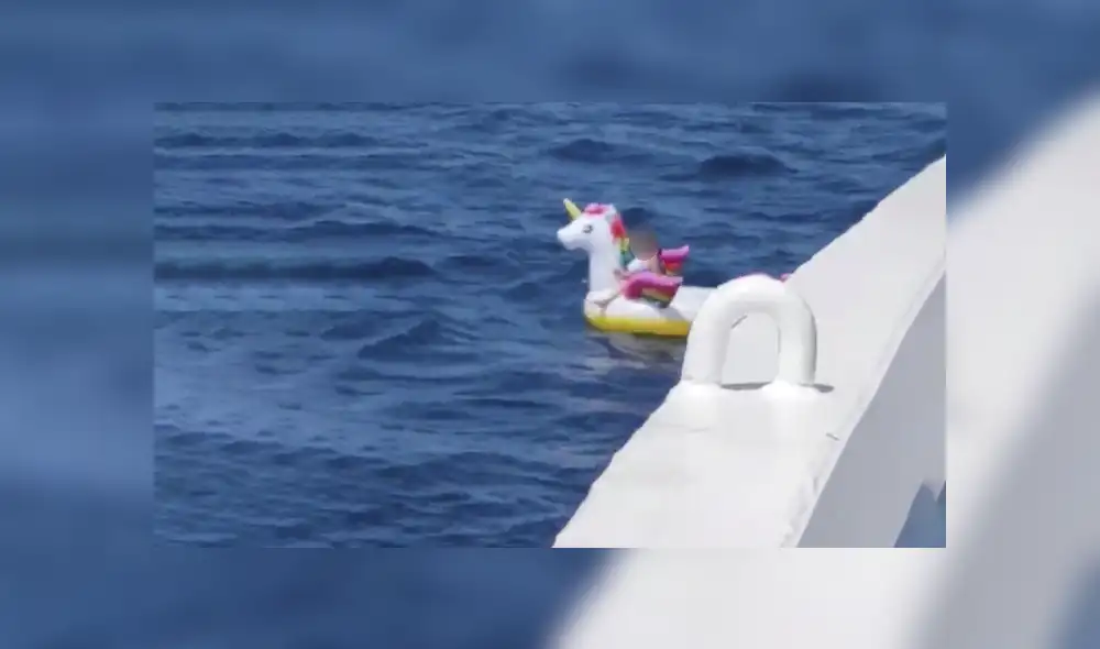 El incidente fue registrado en aguas de la ciudad griega de Antirrio. Foto: captura/YouTube El incidente fue registrado en aguas de la ciudad griega de Antirrio. Foto: captura/YouTube