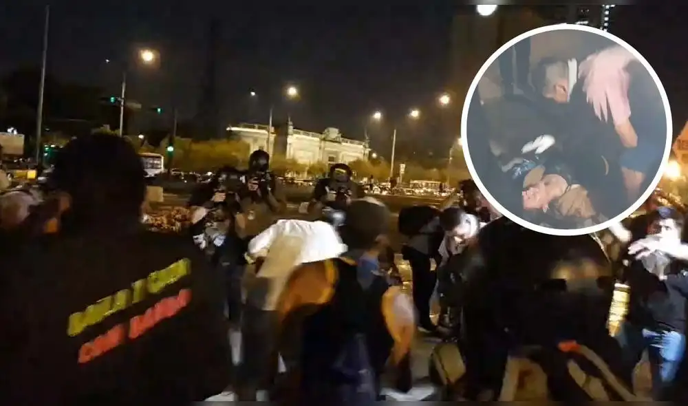 Joven desmayada durante represión de manifestaciones en Cercado de Lima. Video: URPI - LR Joven desmayada durante represión de manifestaciones en Cercado de Lima. Video: URPI - LR