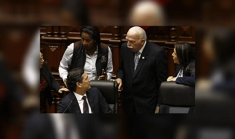 Salaverry al fujimorismo: “Ni los insultos ni amenazas harán que no cumpla mi deber”