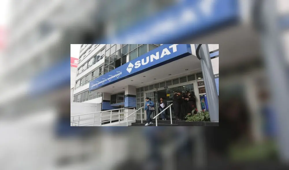 FACHADA DE LA SUPERINTENDENCIA NACIONAL DE ADMINSTRACION TRIBUTARIA, SUNAT. HORIZONTAL.