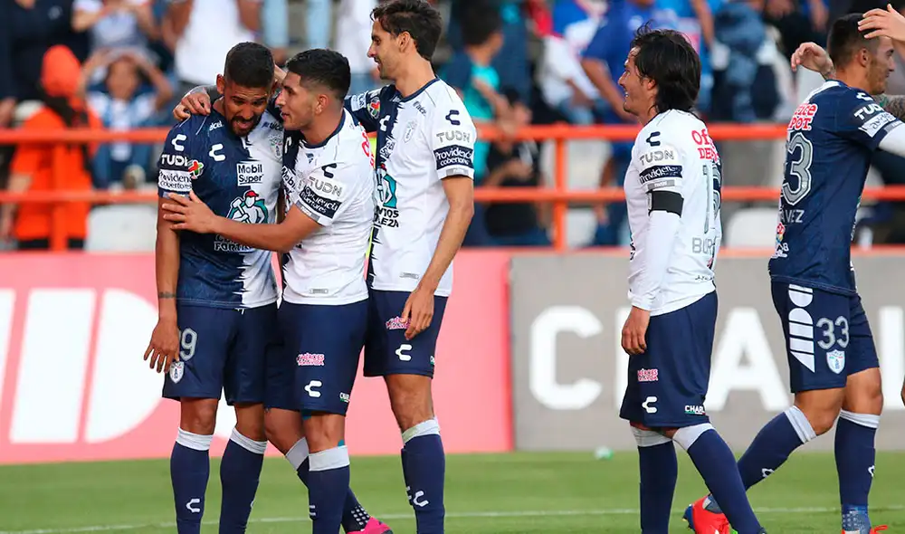 Víctor Guzmán y Franco Jara marcaron para el Pachuca ante Cruz Azul. (Créditos: EFE)