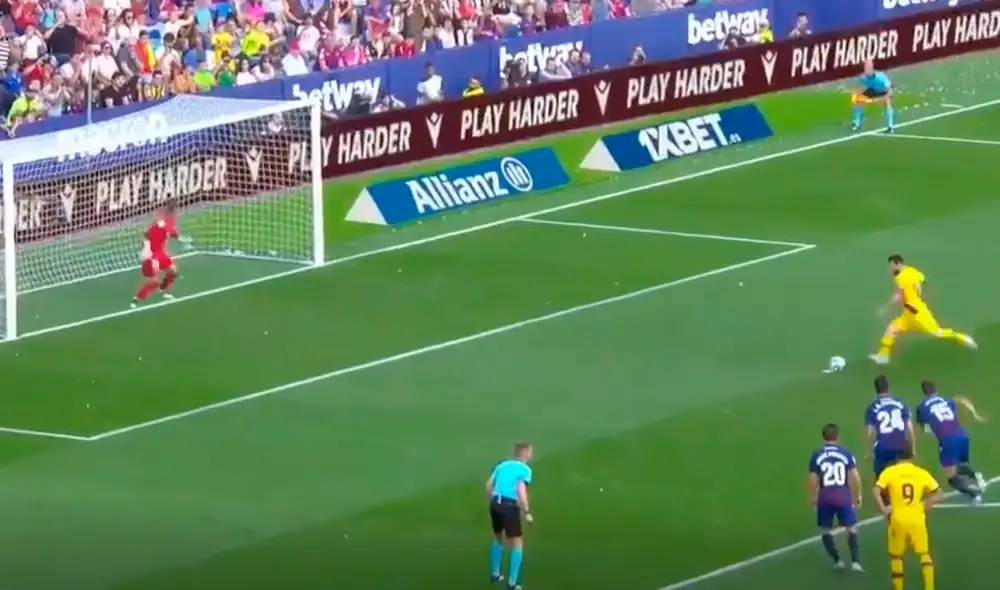El futbolista argentino decretó el primer gol de su equipo en su visita al Levante por la jornada 12 de la Liga Santander en el estadio ‘Ciutat de Valencia’. El futbolista argentino decretó el primer gol de su equipo en su visita al Levante por la jornada 12 de la Liga Santander en el estadio ‘Ciutat de Valencia’.