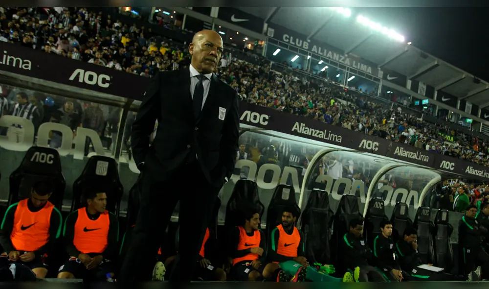 Roberto Mosquera es elegido entre los 10 mejores DT's de Sudamérica [VIDEO]