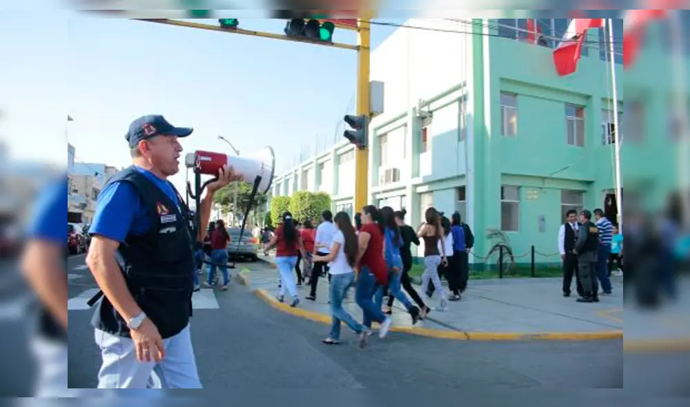 El COER exhorta a la población a adoptar medidas preventivas ante posibles movimientos de gran intensidad. El COER exhorta a la población a adoptar medidas preventivas ante posibles movimientos de gran intensidad.