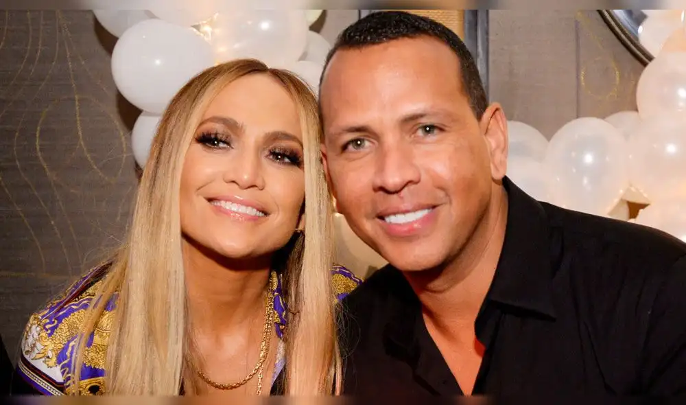 Jennifer Lopez aparece semidesnuda a sus 50 años para promocionar “baila conmigo" [FOTO]