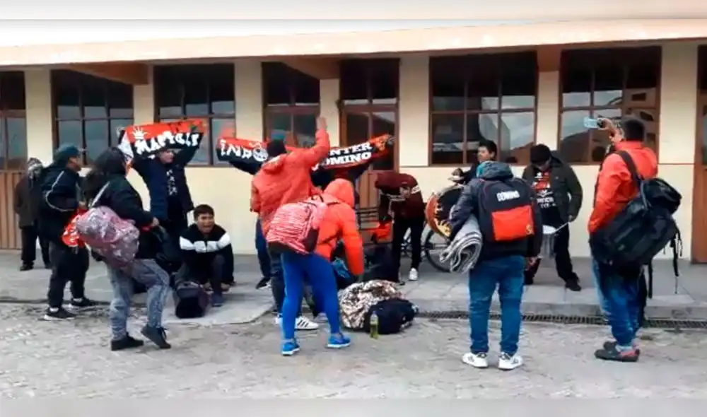 Hinchas rojinegros viajan a Bolivia para alentar a Melgar.