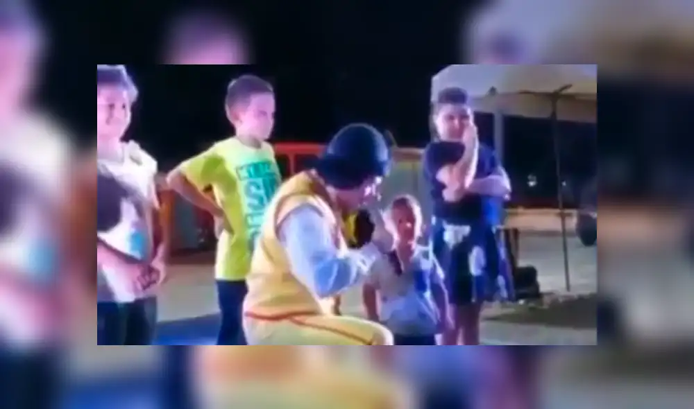 Un video viral de Facebook registró el momento en que un niño troleó a un payaso que hizo una curiosa pregunta.