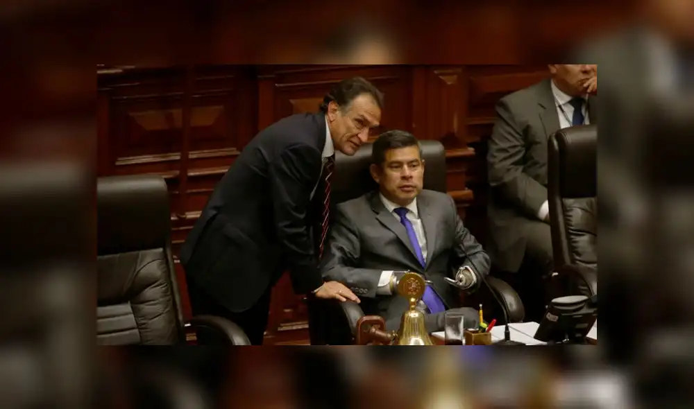 Subcomisión admite acusación constitucional contra Héctor Becerril