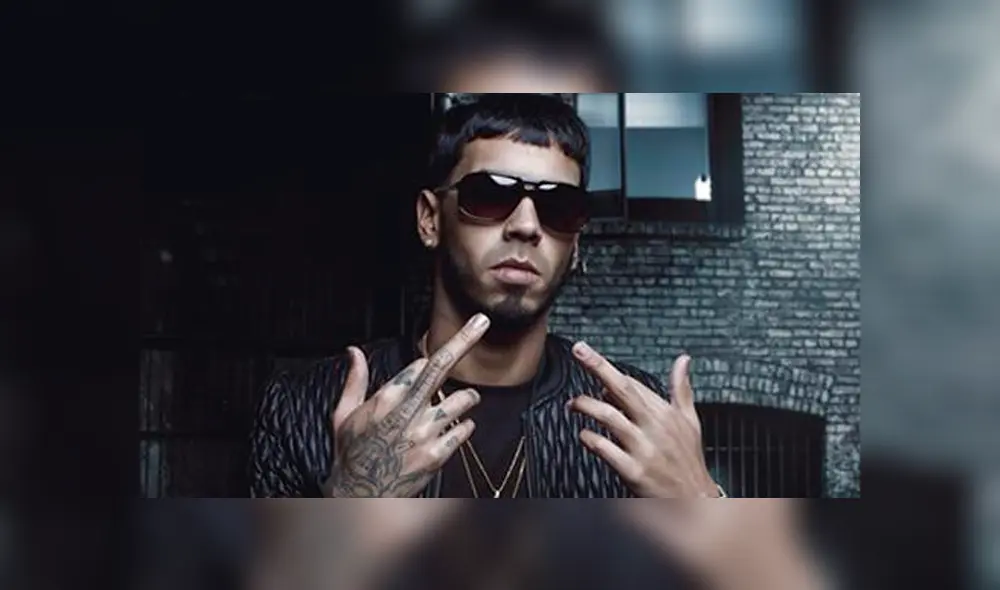 Anuel AA agita las redes sociales al tocar terrorífica canción en piano [VIDEO]