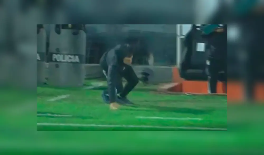 El DT Claudio Vivas tropezó tras celebrar el segundo gol del Sporting Cristal por la Copa Sudamericana 2019. El DT Claudio Vivas tropezó tras celebrar el segundo gol del Sporting Cristal por la Copa Sudamericana 2019.