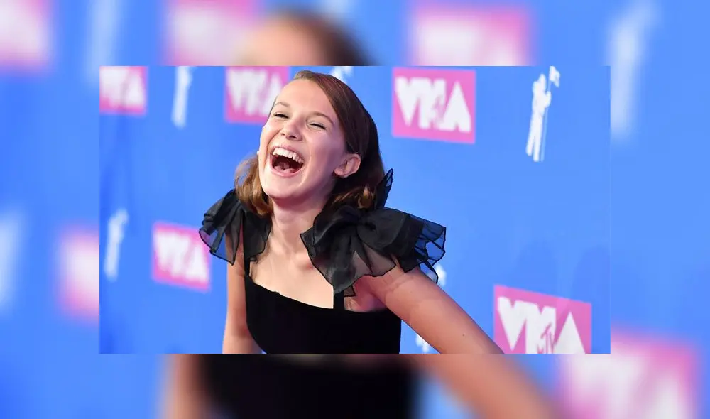 Millie Bobby Brown baila tema de Cardi B en la previa de los Emmy 2018