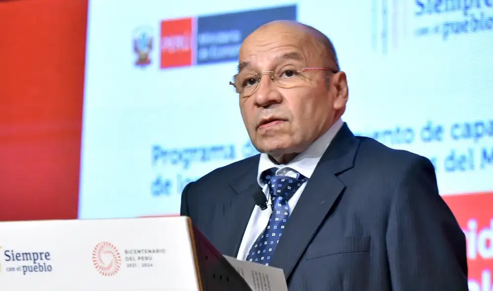 El ministro Burneo cuenta con sus dosis completas de vacunas contra la COVID-19. Foto: MEF El ministro Burneo cuenta con sus dosis completas de vacunas contra la COVID-19. Foto: MEF