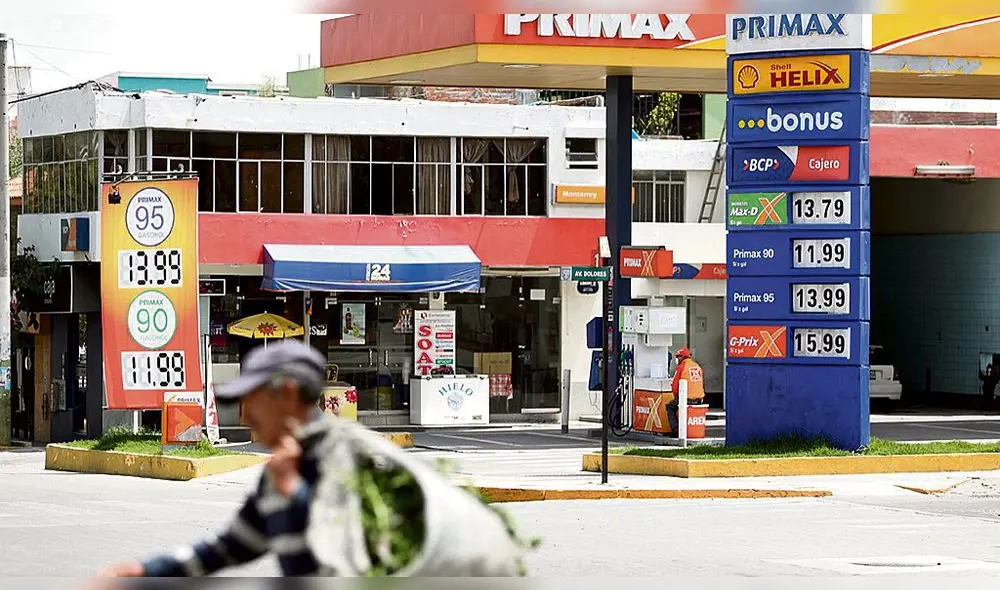 Baja. Algunos grifos ayer mostraron una rebaja en precios.