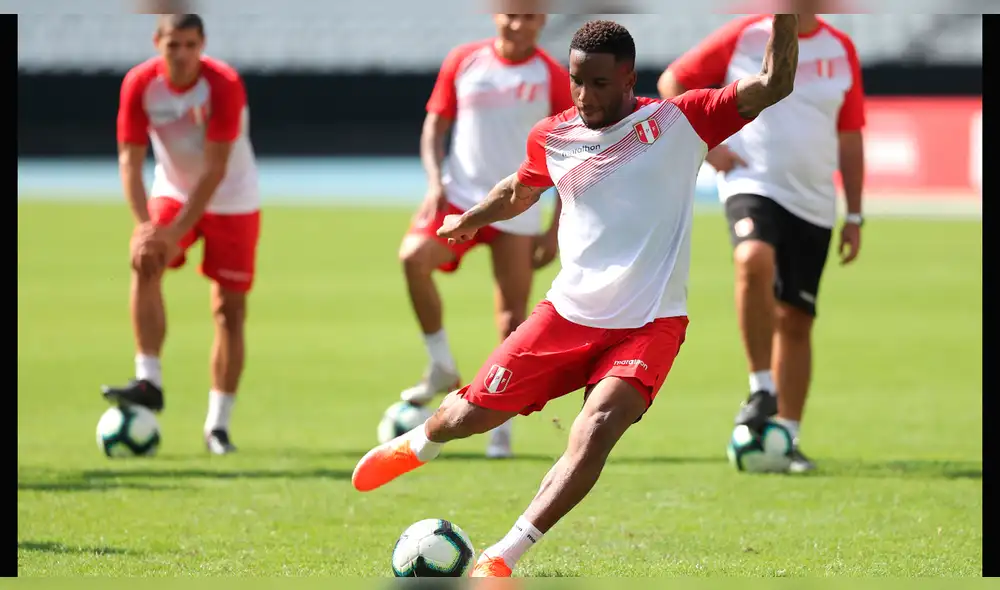 Luis Suárez llenó de elogios a Jefferson Farfán y la selección peruana.
