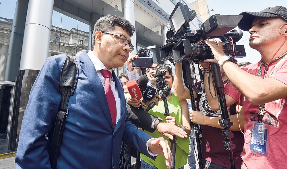 En competencia. El fiscal Germán Juárez programó para el próximo 3 de noviembre la declaración del presidente Vizcarra. Foto: La República