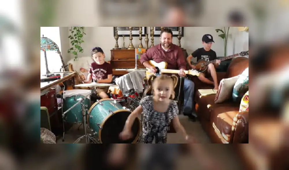 Desliza para ver más sobre esta familia que se ha robado todas las miradas en YouTube. Desliza para ver más sobre esta familia que se ha robado todas las miradas en YouTube.