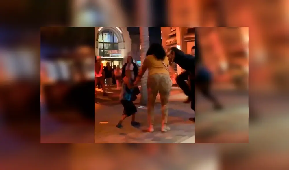 En Facebook, un hombre no tuvo mejor idea que usar un aterrador disfraz para espantar a los pequeños en la calle. En Facebook, un hombre no tuvo mejor idea que usar un aterrador disfraz para espantar a los pequeños en la calle.