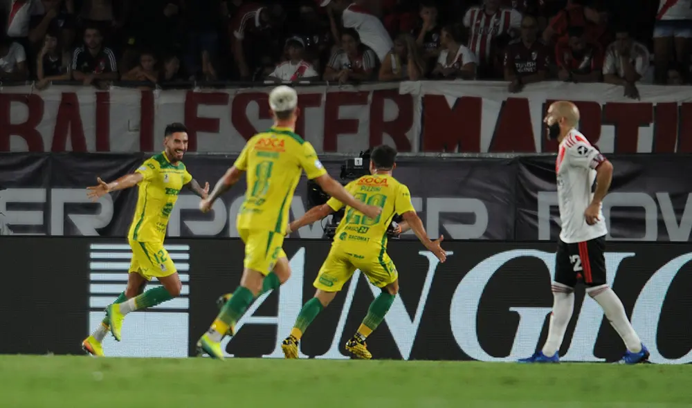 Lucero convirtió el sorpresivo 1-0 para Defensa y Justicia sobre River Plate. Foto: Olé.