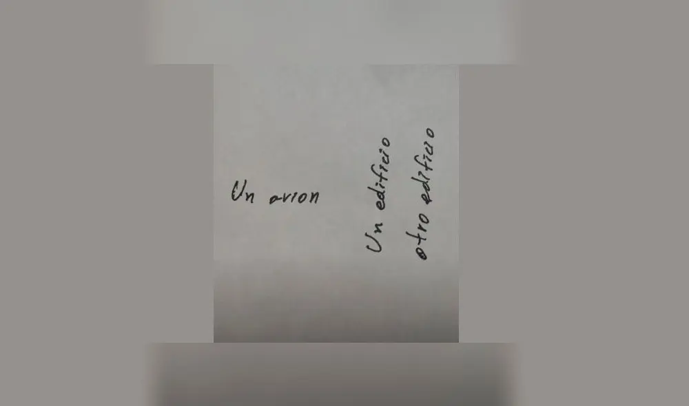 Un avión y dos edificios en letras. Un avión y dos edificios en letras.