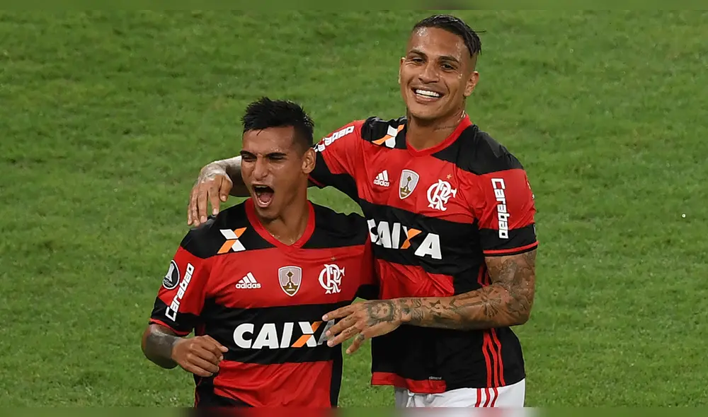 Paolo Guerrero: Miguel Trauco dio detalles de cómo era compartir habitación con el '9' en Flamengo. Foto: AFP