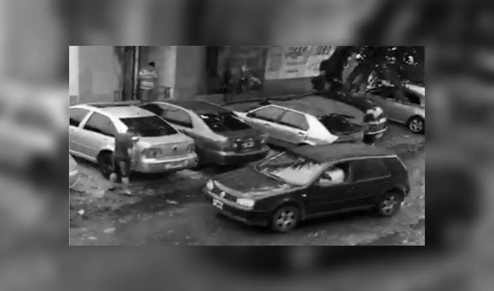 Calle queda inundada con miles de litros de sangre tras estallido de tanque. Foto: Todo Noticias Calle queda inundada con miles de litros de sangre tras estallido de tanque. Foto: Todo Noticias