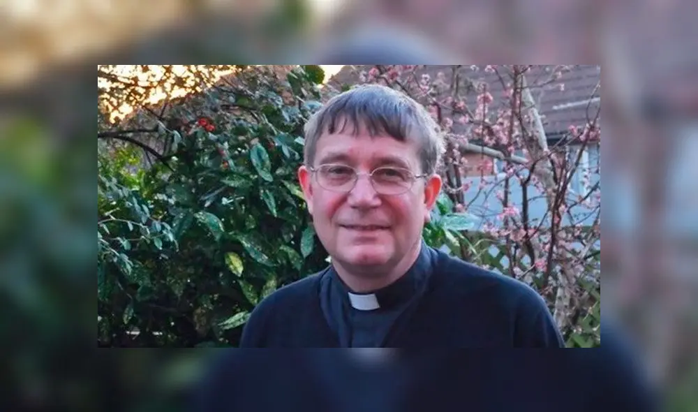 Sacerdote católico afirma: “Estoy casado hace 35 años y tengo un hijo adulto” [FOTOS]