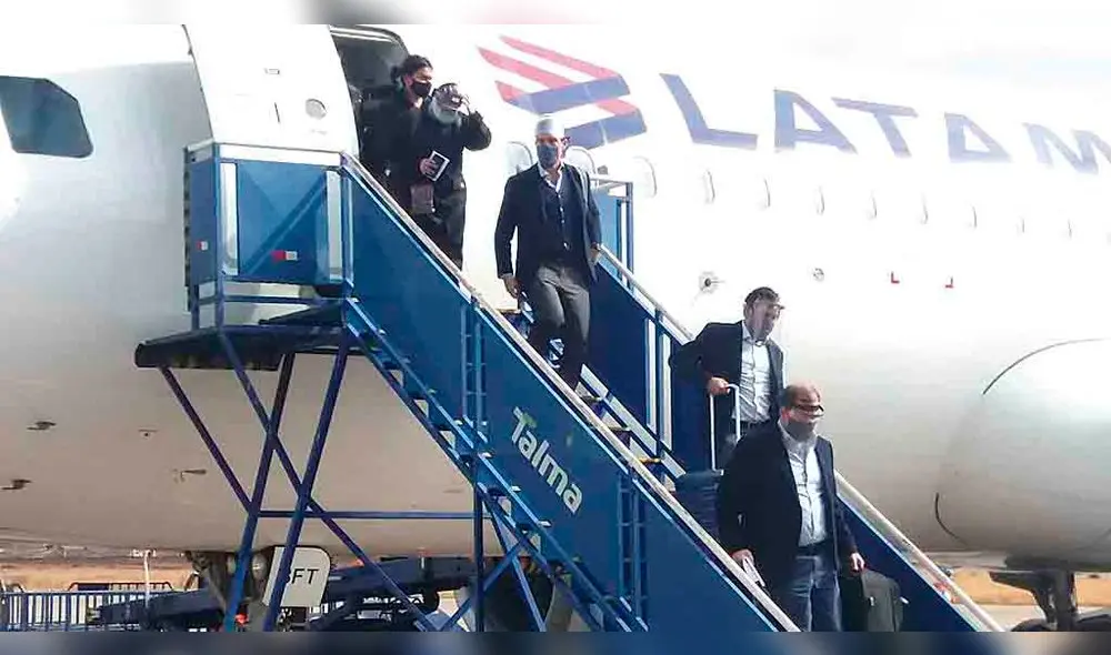 COLAS EN EL AEROPUERTO. Solo cuatro aviones llegaron de Lima a Cusco, y retornaron llevando pasajeros a la capital peruana. COLAS EN EL AEROPUERTO. Solo cuatro aviones llegaron de Lima a Cusco, y retornaron llevando pasajeros a la capital peruana.