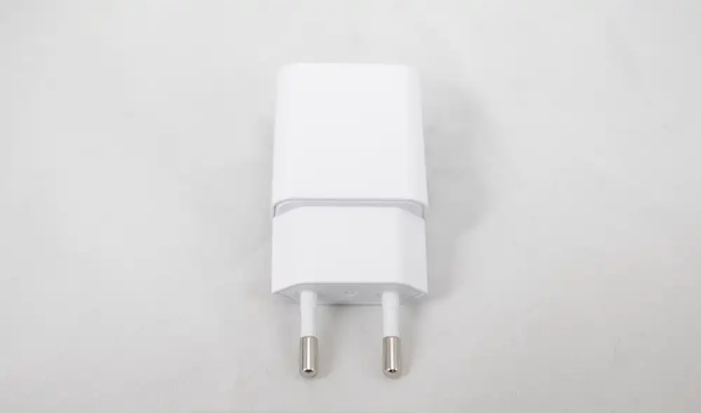 Adaptador de pared para conectar la cámara. Foto: Carol Larrain