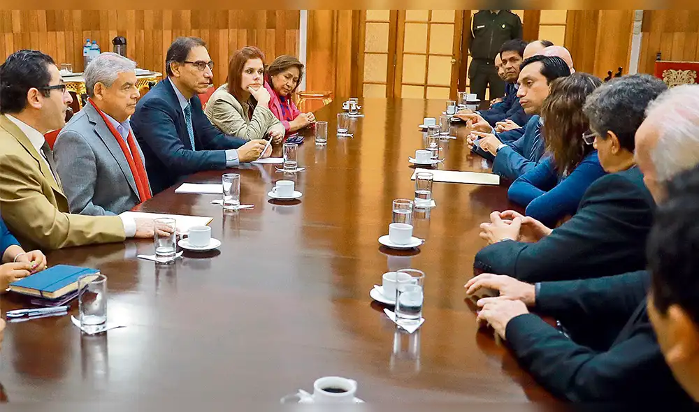 Kuczynski renuncia a la presidencia del partido político PPK