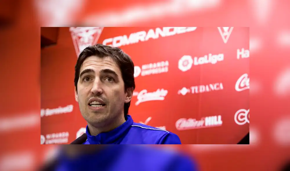 Andoni Iraola sabe que el Mirandés esta cerca de conseguir una clasificación histórica a la final de la Copa del Rey. Foto: EFE.