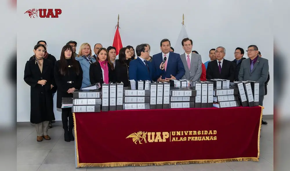 Autoridades académicas UAP, presentaron expedientes a la SUNEDU