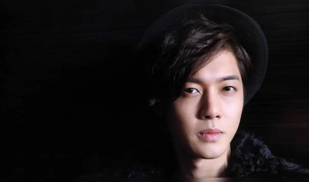 Desliza para ver más fotos de Kim Hyun Joong.