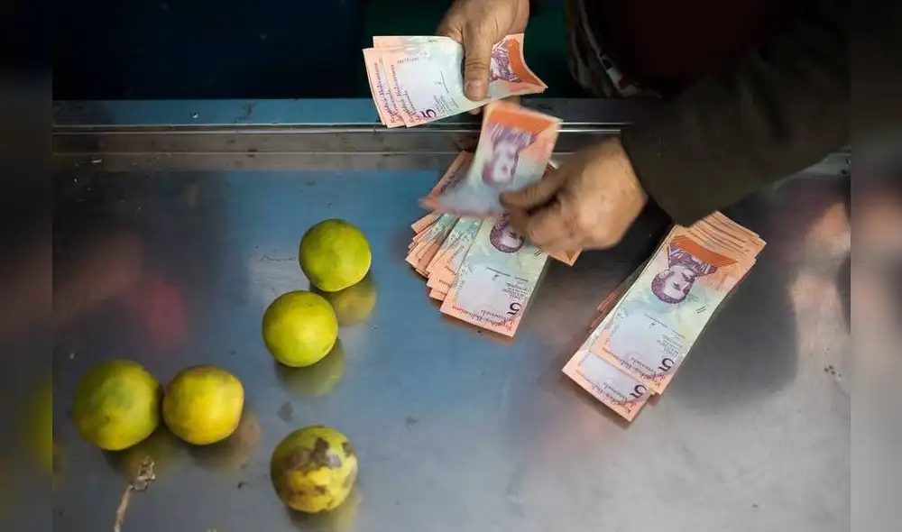 Venezuela: cada vez que sube el salario mínimo se puede comprar menos comida 