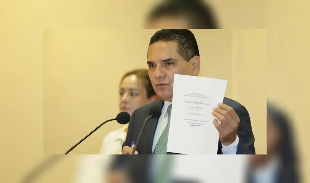 Silvano Aureoles Conejo es el gobernador de Michoacán por el periodo 2015 - 2021. (Foto: Twitter)