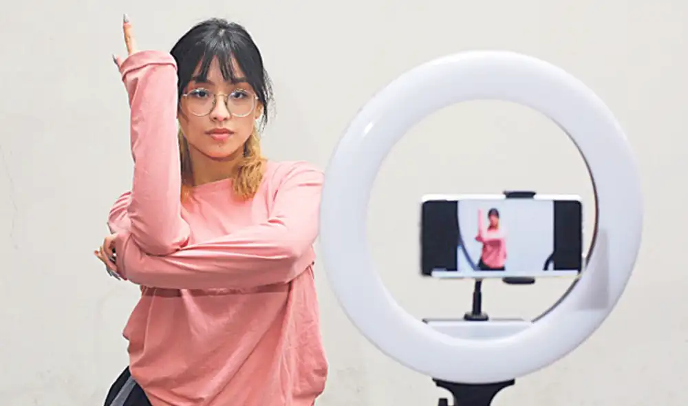 Kpop. Steff da sus clases los lunes, miércoles y viernes a las 5:30 p. m. y sábados de 6 a 8 p. m.