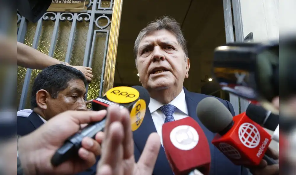 Alan García arremete contra dos parlamentarios y dos nuevos ministros