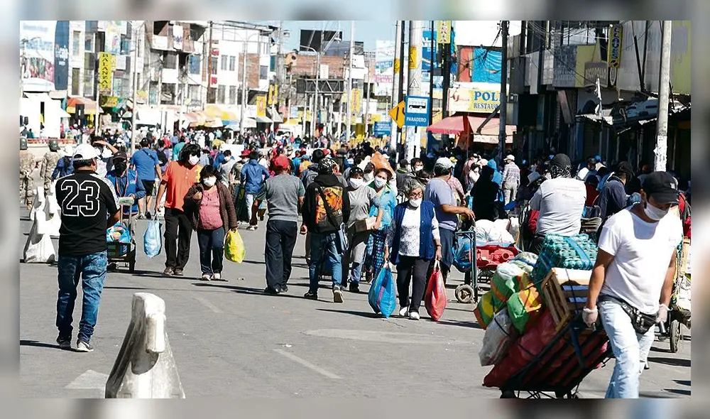 Siguen aglomeraciones.