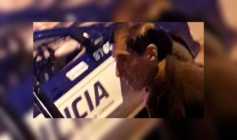 Otra joven tomó una fotografía del acosador sexual mientras la policía de Argentina lo interrogaba. Foto: redes sociales. Otra joven tomó una fotografía del acosador sexual mientras la policía de Argentina lo interrogaba. Foto: redes sociales.