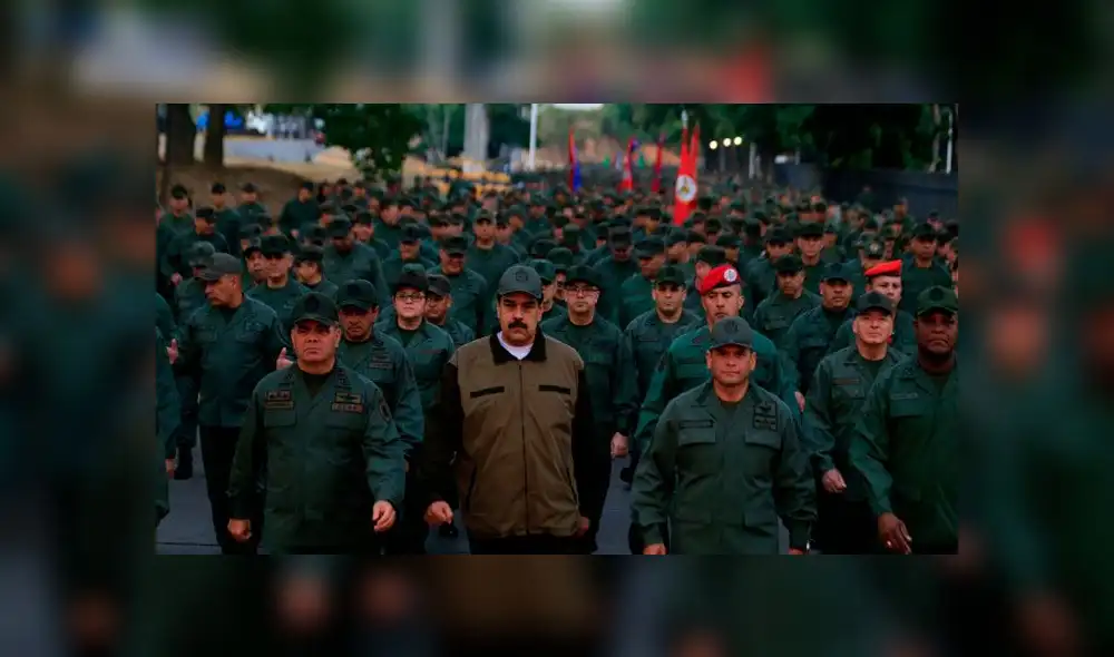 Maduro llama a militares chavistas a combatir "traidores y golpistas"