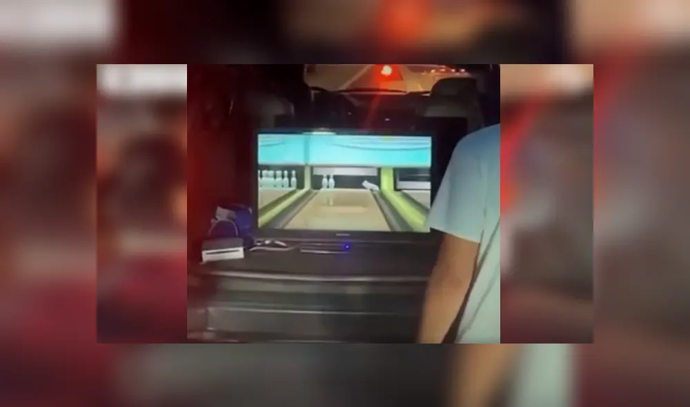 Desliza las imágenes para observar la ingeniosa idea que tuvieron unos jóvenes tras quedar atorados en el tráfico.