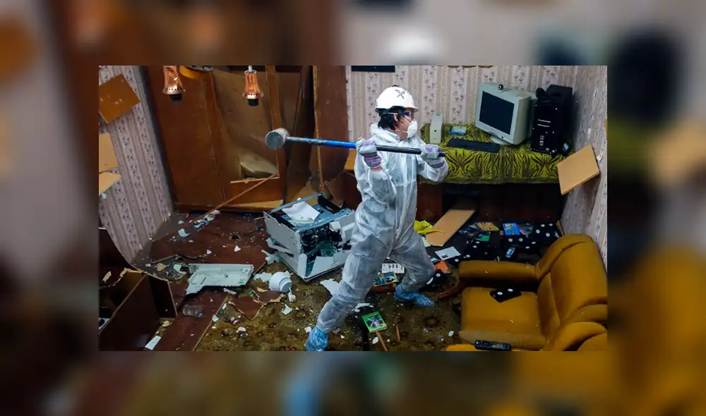 "Las habitaciones de la ira", un espacio para calmar el estrés al ritmo de golpes 