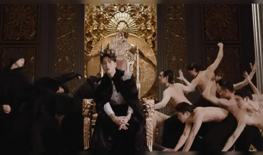 Desliza para ver más fotos de GOT7 en "Not by the moon". Desliza para ver más fotos de GOT7 en "Not by the moon".