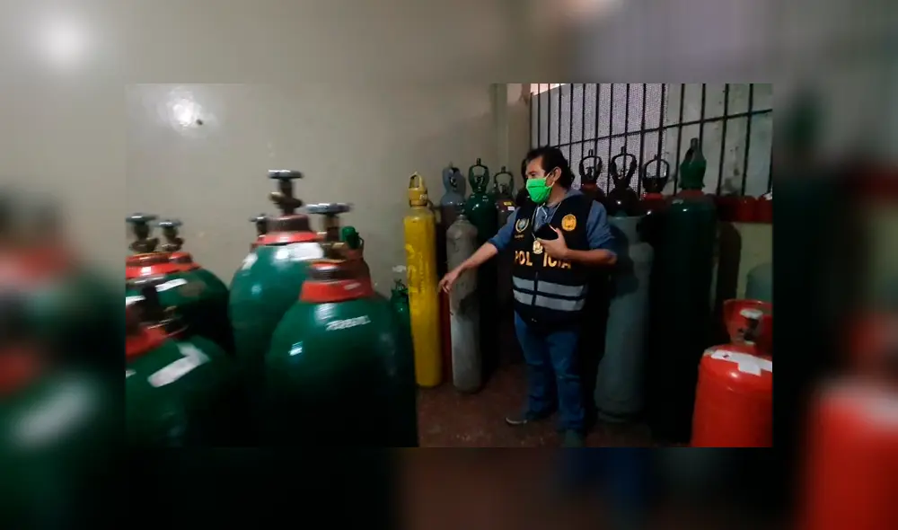 Oxígeno industrial se vendía como medicinal en local clandestino de Ate. Foto: Joel Robles/URPI-GLR Oxígeno industrial se vendía como medicinal en local clandestino de Ate. Foto: Joel Robles/URPI-GLR