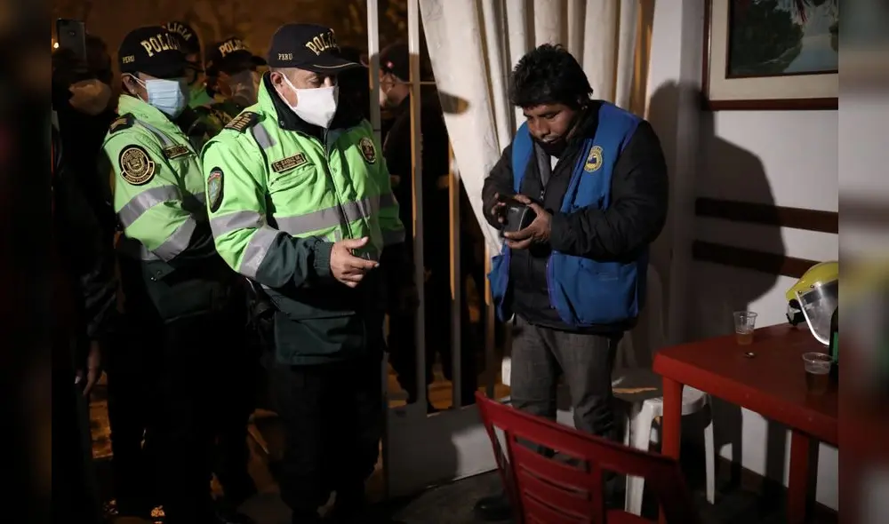 Intervienen cantina clandestina en SMP | Créditos: Aldair Mejia / La República Intervienen cantina clandestina en SMP | Créditos: Aldair Mejia / La República