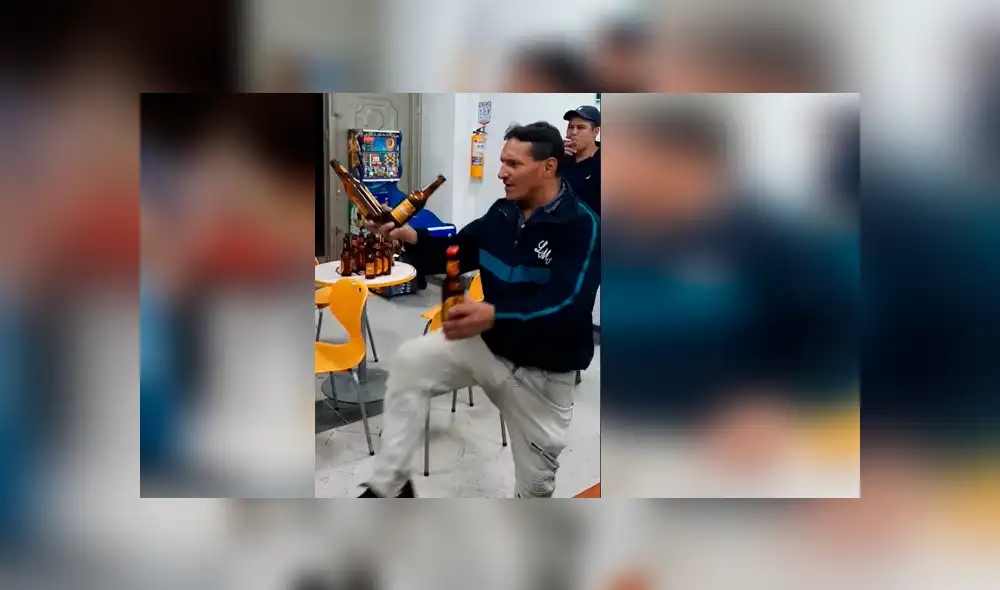 Vía Facebook. El hombre dejó a más de uno con la boca abierta tras realizar una impactante maniobra acrobática con varias botellas de cerveza Vía Facebook. El hombre dejó a más de uno con la boca abierta tras realizar una impactante maniobra acrobática con varias botellas de cerveza