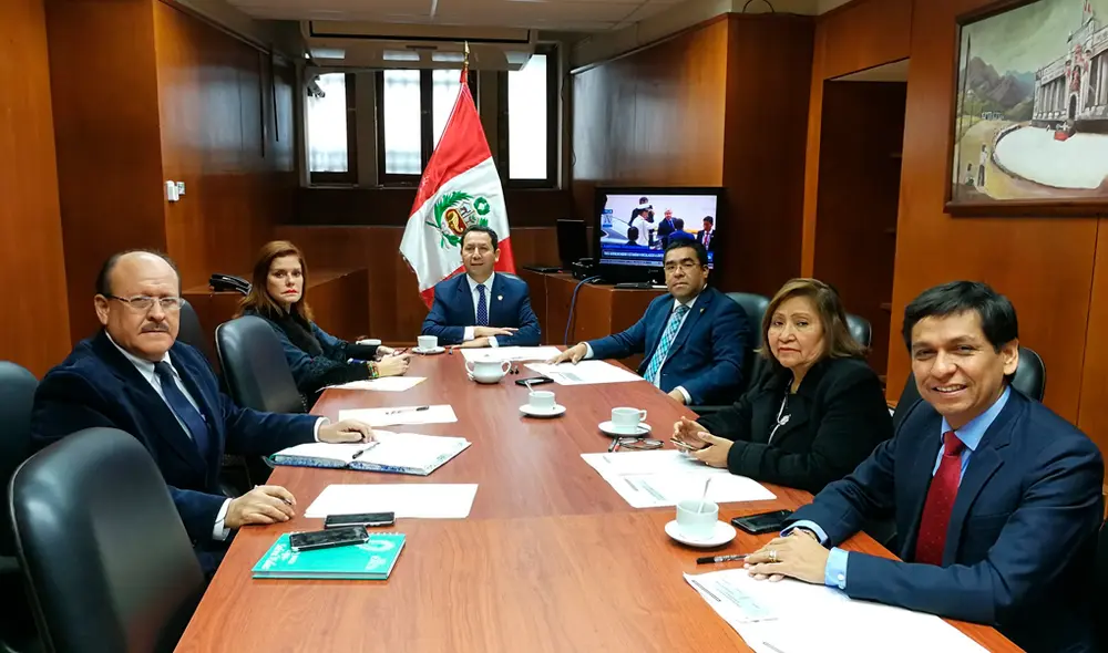 Agrupación oficialista trató con premier Del Solar temas como Tía María y adelanto de elecciones. Foto: Bancada PPK.