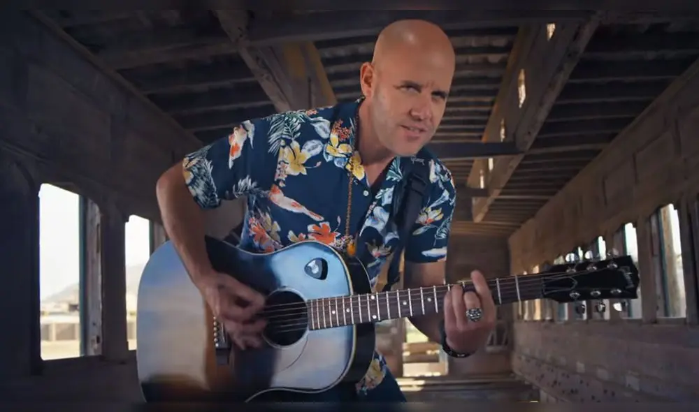 8. El ritmo de mi corazón - Gianmarco ft. Grupo 5